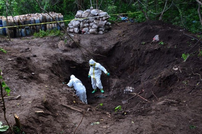 Mexico: Binh sĩ phát hiện 50 tấn ma túy đá dưới lòng đất ảnh 3