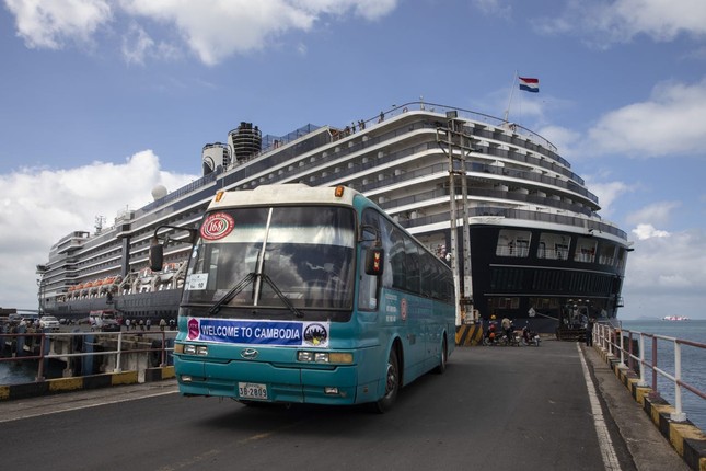Vụ khách tàu Westerdam mắc Covid-19: Campuchia yêu cầu Malaysia xét nghiệm lại ảnh 1