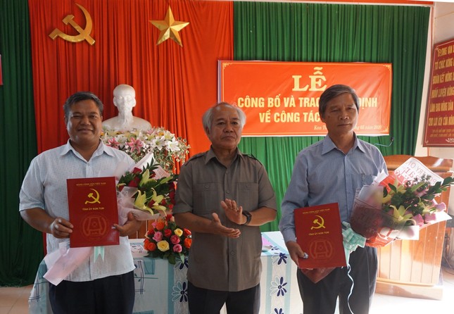 Kiện toàn nhân sự 5 địa phương ảnh 2