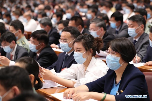 Trung Quốc: Mặc niệm nạn nhân COVID-19 trong lễ khai mạc Hội nghị Chính trị Hiệp thương ảnh 4