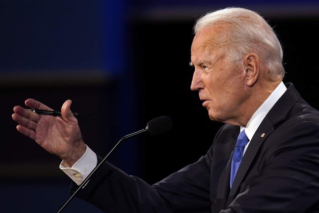 Ông Biden: Ai chịu trách nhiệm vì nhiều người chết do COVID-19 không nên làm tổng thống ảnh 11