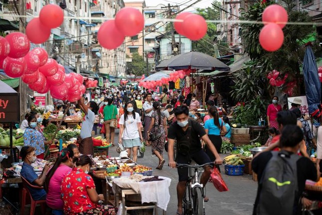 Myanmar: Dân tránh gọi điện thoại, dùng mật mã vì sợ bị nghe lén ảnh 4