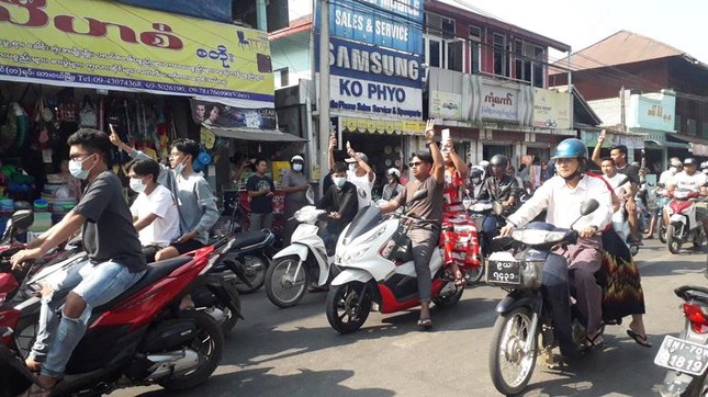 Myanmar: Dân tránh gọi điện thoại, dùng mật mã vì sợ bị nghe lén ảnh 8
