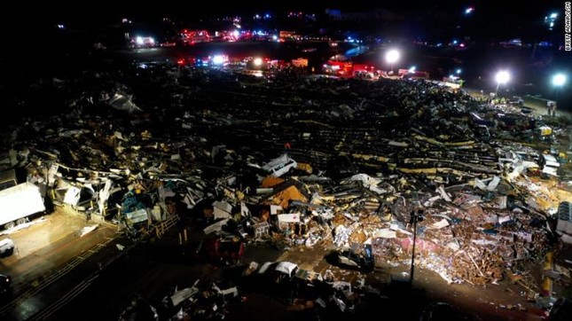 Nhiều bang của Mỹ tan hoang vì hứng 30 trận lốc xoáy, hơn 80 người nghi đã chết ảnh 11