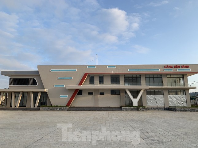 Công trình 250 tỷ chưa nghiệm thu đã 'thương tích đầy mình' vì bão ảnh 1