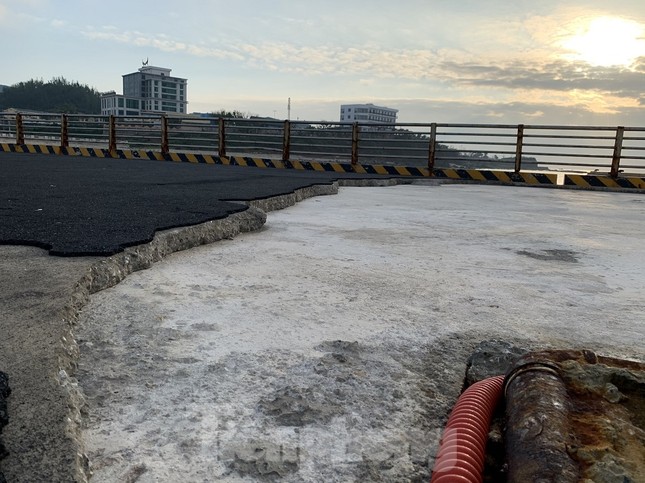 Công trình 250 tỷ chưa nghiệm thu đã 'thương tích đầy mình' vì bão ảnh 7