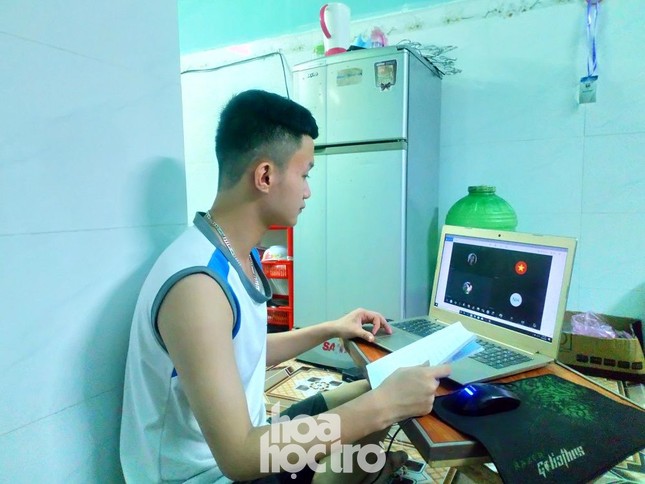 Đà Nẵng: Những sinh viên ngoại tỉnh chọn không lên chuyến xe cuối cùng về nhà giờ ra sao? ảnh 2