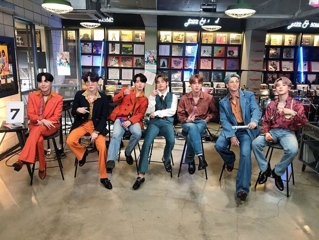 Nửa đêm, Big Hit bất ngờ đánh úp ARMY, “nhá hàng” album mới của BTS ảnh 2