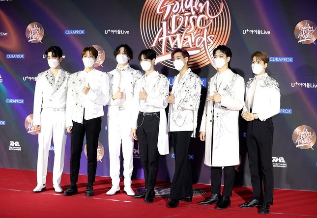 Bên nhau lần cuối tại “GDAs 2021”, GOT7 vẫn cực “mặn”, hong khô nước mắt của Ahgase ảnh 1