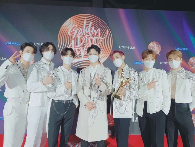 Bên nhau lần cuối tại “GDAs 2021”, GOT7 vẫn cực “mặn”, hong khô nước mắt của Ahgase ảnh 6