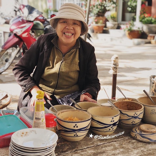 Ăn ngay kẻo nguội: Xôi nóng Đà Lạt chuẩn vị Bắc hay bánh cuốn Vĩnh Long đậm đà? ảnh 4