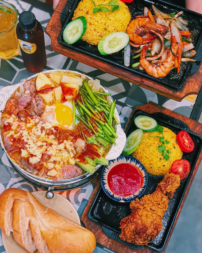 Giờ ăn đến rồi: Bánh mì chả cá giòn thơm hay bò né sốt phô mai kéo sợi? ảnh 7