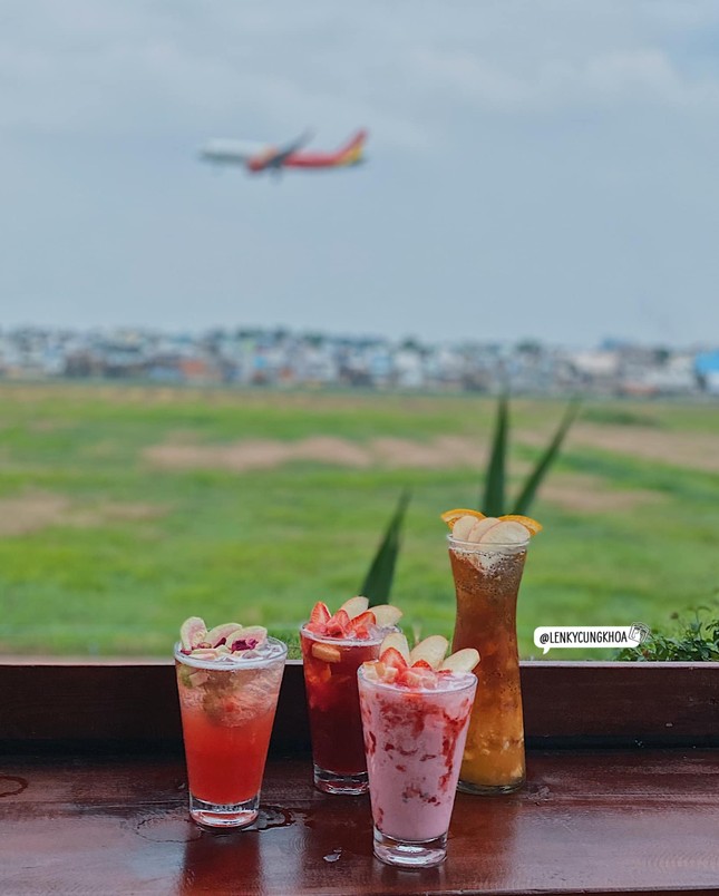 Hai tiệm cà phê decor cá tính và có view chill bậc nhất Sài Gòn nhất định bạn phải ghé ảnh 7