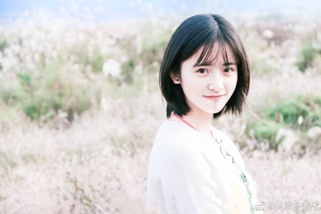 Em có thể bình tĩnh đi qua những tổn thương mà không cần phải cố tỏ ra mạnh mẽ ảnh 1