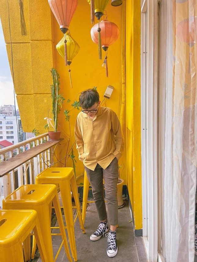 Những tiệm cà phê đẹp lung linh hệt như “châu Âu thu nhỏ” giữa lòng Sài Gòn ảnh 6