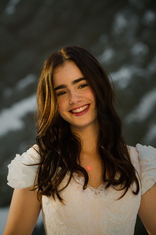 Lily Collins và những bộ phim hóa thành “nàng thơ” xinh đẹp nhất ảnh 5