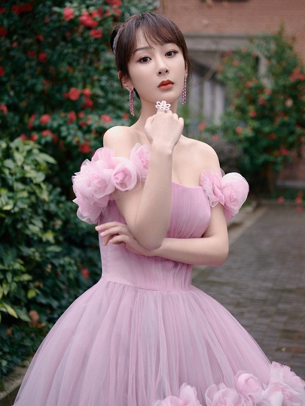 Những “công chúa nhỏ” của showbiz Hoa ngữ dậy thì thành công: Dương Tử gây bất ngờ nhất! ảnh 3