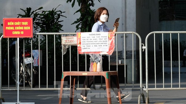 Phong tỏa tạm thời tòa nhà 97-99 Láng Hạ vì nữ nhân viên 9X dương tính với SARS-CoV-2 ảnh 12
