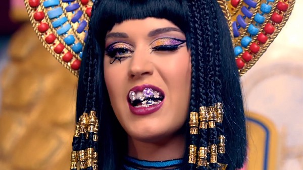 Katy Perry hóa thân thành 'Nữ hoàng Ai Cập' ảnh 1