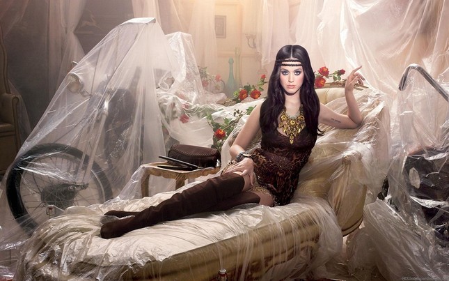 Katy Perry hóa thân thành 'Nữ hoàng Ai Cập' ảnh 4