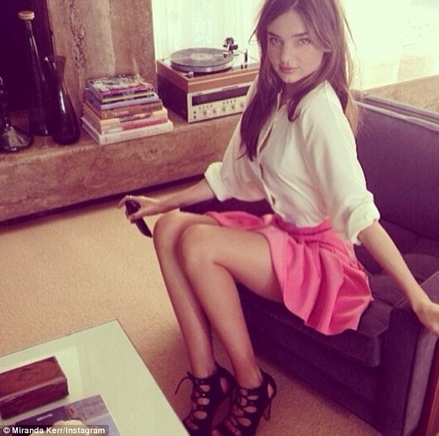 Miranda Kerr đẹp ngọt ngào như thiếu nữ ảnh 1