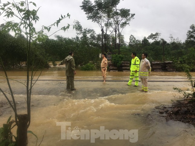 Đường sắt Bắc Nam thông trở lại sau sự cố trật bánh, đứt toa ở Quảng Trị ảnh 6