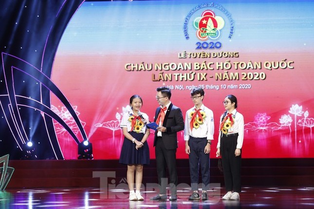 Tween tài năng xuất hiện trong phần giao lưu ở Lễ tuyên dương Cháu ngoan Bác Hồ lần thứ IX ảnh 2