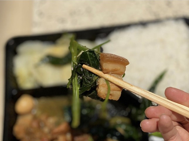 “Lớp trưởng lớp Khẩu nghiệp” Võ Hoàng Yến: Sáng trồng rau, tối trị “nghiệp“ ảnh 4