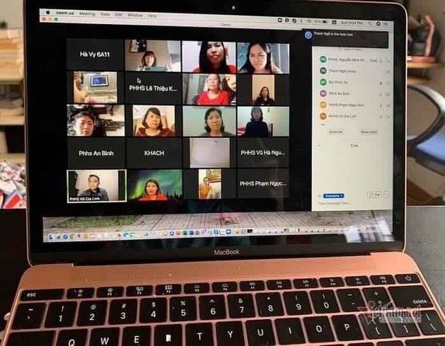 Nhật ký COVID: Họp phụ huynh, chào cờ online và những câu chuyện dở khóc dở cười ảnh 4