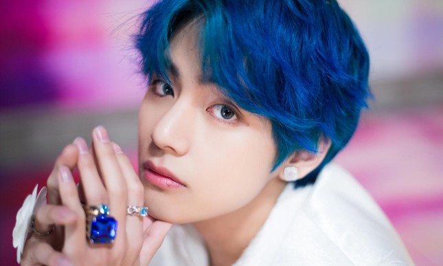 Cân được mọi màu tóc nhuộm, còn ai có khả năng đó hơn mỹ nam V (BTS)? ảnh 1