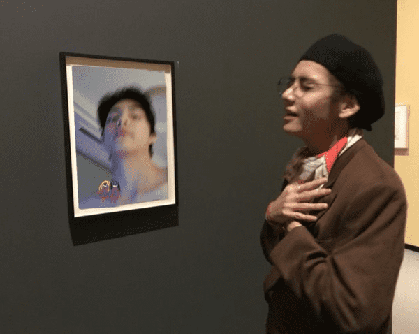 Tin được không, V (BTS) vừa lỡ tay đăng nhầm một tấm ảnh selfie cực hiếm ảnh 3