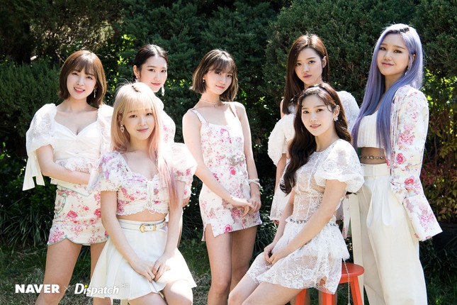 Sao Hàn 24H: Oh My Girl hái quả ngọt, Taeyeon đối đầu IU, The Voice trở lại ảnh 1