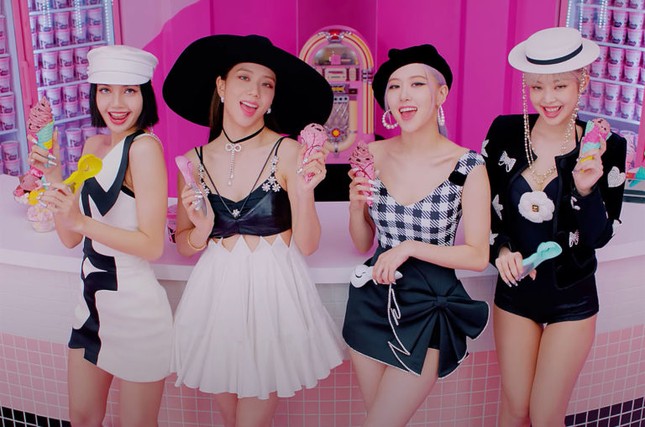 Không chỉ hát ít nhất nhóm, Rosé (BLACKPINK) còn phải mặc lại đồ cũ trong “Ice Cream”? ảnh 1