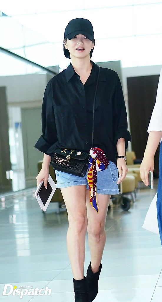 Ngược đời như Song Hye Kyo: Danh tiếng hạng A mà style hàng ngày như diễn viên quần chúng ảnh 6