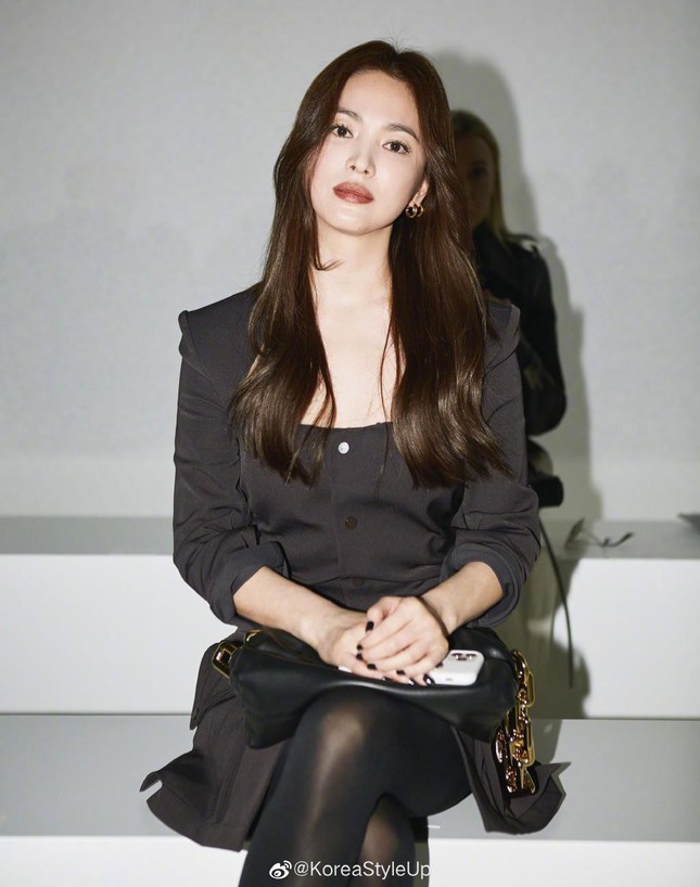 Ngược đời như Song Hye Kyo: Danh tiếng hạng A mà style hàng ngày như diễn viên quần chúng ảnh 1
