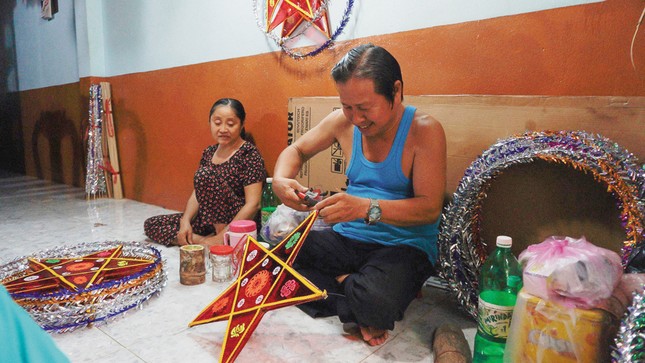 Trung Thu này, lẽ nào những chiếc lồng đèn lấp lánh đang bị chúng ta lãng quên? ảnh 1