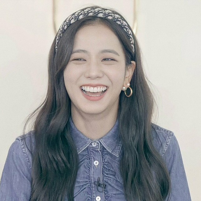 BLACKPINK vừa trở lại, fan phát hiện điểm đối lập trong nhan sắc của hai thành viên này ảnh 3