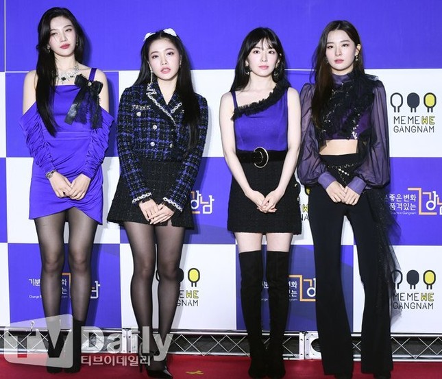 Thêm chi tiết nhỏ khiến netizen cho rằng Yeri (Red Velvet) đang bắt chước Jennie BLACKPINK ảnh 1