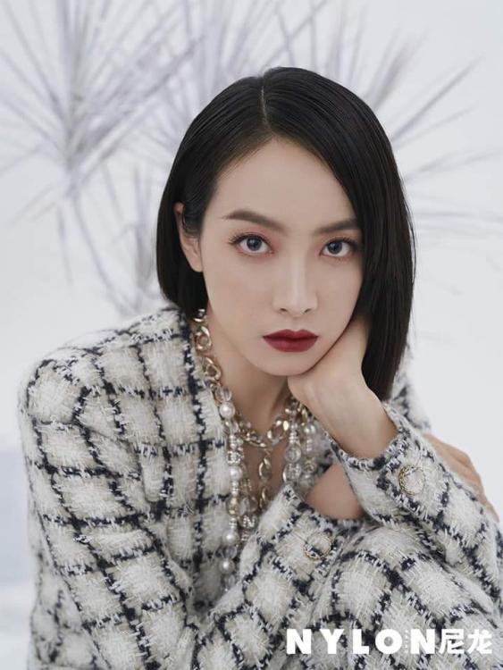 “Nữ thần Kim Ưng 2020” Tống Thiến đụng hàng Chanel với Jennie: Bất phân thắng bại! ảnh 3