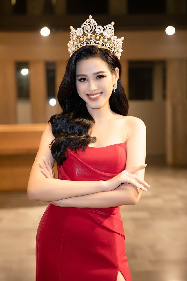 Tạm biệt hình ảnh lộng lẫy sang chảnh, Hoa hậu Đỗ Thị Hà ngọt ngào như nàng tiên hoa ảnh 1