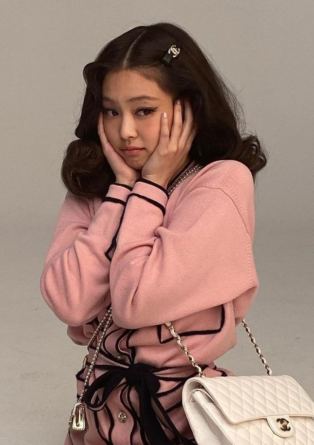 Không phải idol xinh đẹp nhất nhưng Jennie chính là cô gái “cân được mọi kiểu tóc” ảnh 1