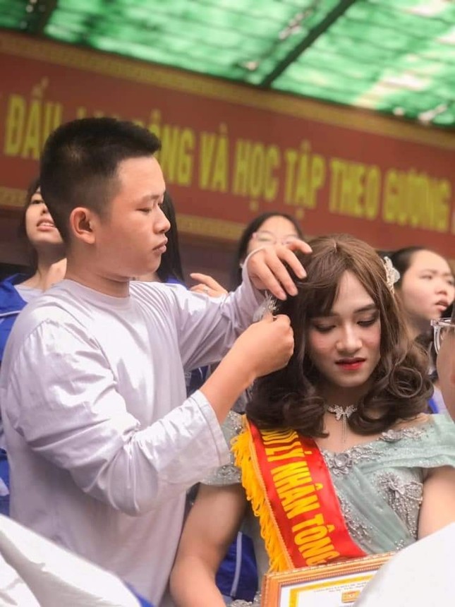 Giả gái xinh xuất thần, chàng Á khôi THPT Lý Nhân Tông khiến dân tình “phát sốt“ ảnh 3