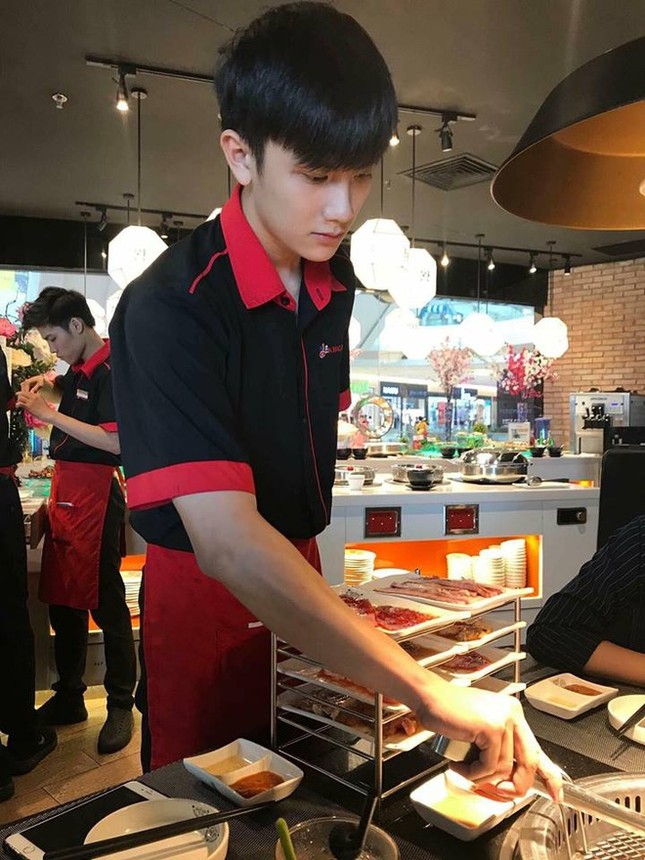 Tết cận kề, học những dân chơi hệ “cá kiếm” 1001 cách “tích xu” bằng việc làm thời vụ ảnh 1