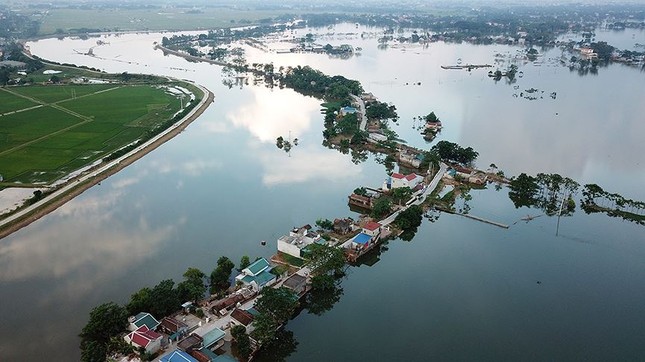 Hàng loạt địa phương cấm biển ứng phó với bão số 4 ảnh 1