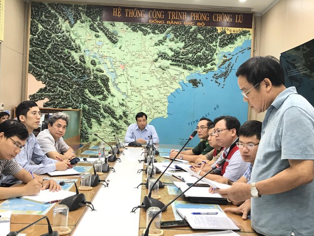 Ứng phó bão lũ: Hồ đập sắp gây thảm họa, nhiều địa phương vẫn lơ mơ ảnh 1
