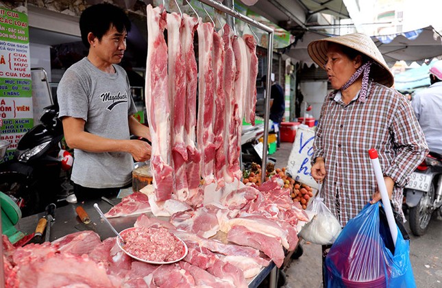 Từ ngày 1/4, đưa giá thịt lợn hơi về mức bình quân 70 nghìn đồng/kg ảnh 1
