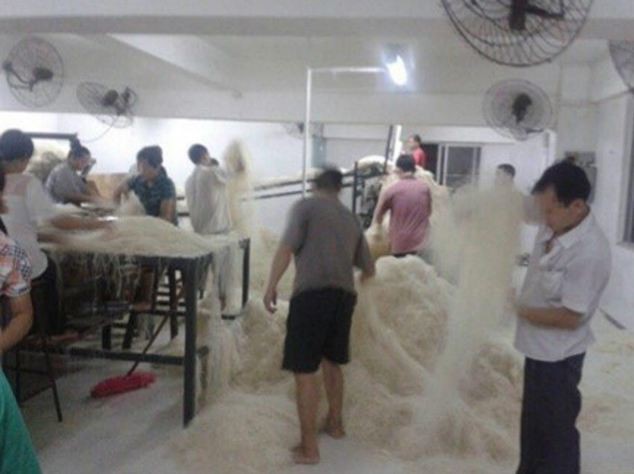 Kinh hãi cảnh sản xuất mỳ sợi ở Trung Quốc ảnh 4