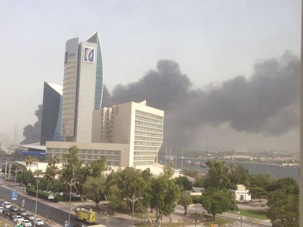 Cháy tàu trên sông, Dubai mịt mù khói lửa ảnh 5