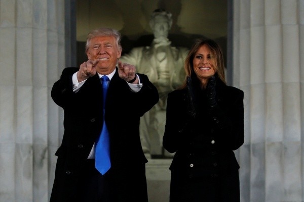 Hình ảnh mới nhất của ông Trump trước lễ nhậm chức ảnh 2