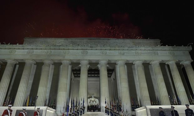 Hình ảnh mới nhất của ông Trump trước lễ nhậm chức ảnh 1